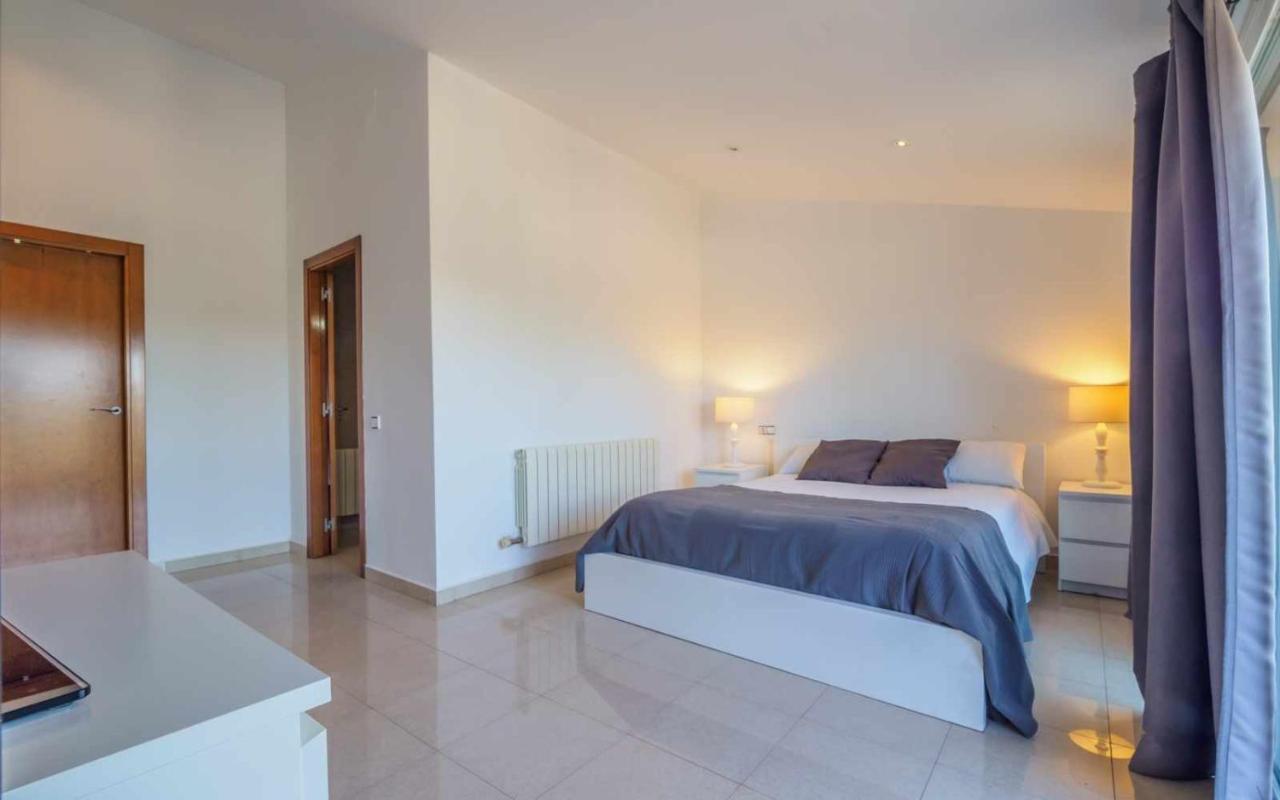 Mas Mestre con una capacidad de 6 a 8 huéspedes cerca de Sitges Olivella Extérieur photo